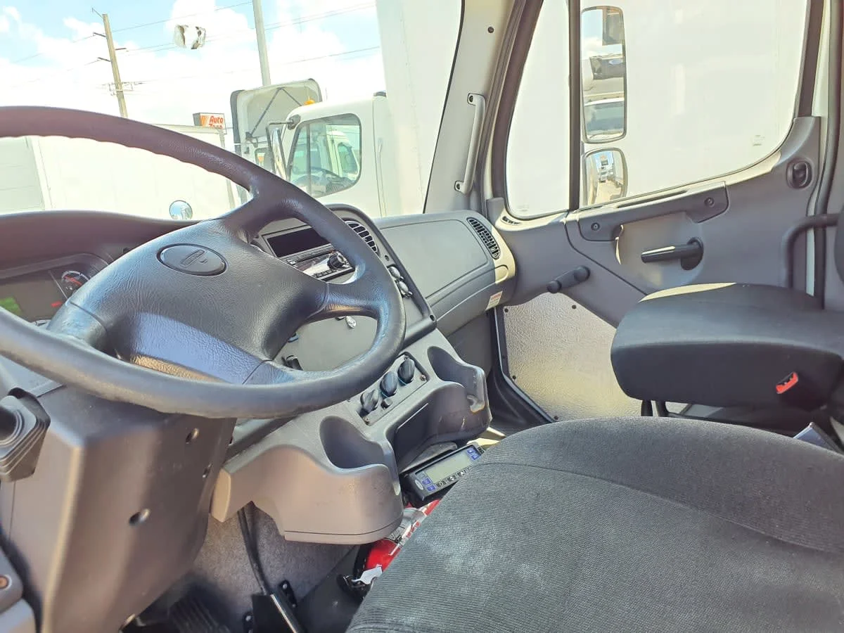 2019 Freightliner M2 106 in Davie, FL — photo 8