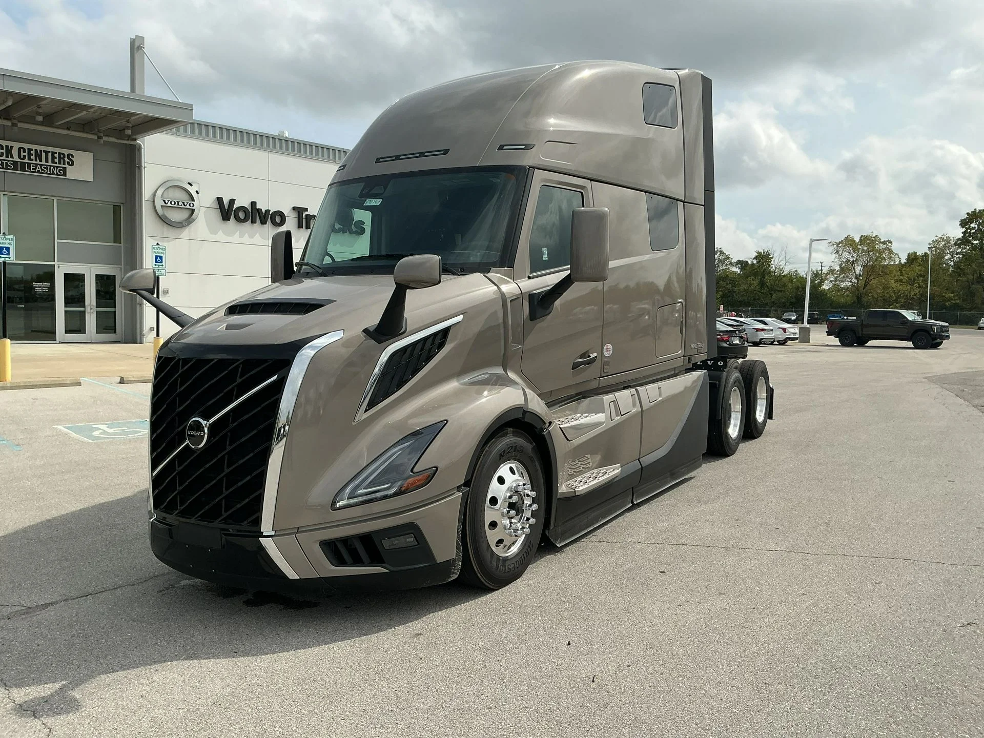 2026 Volvo VNL 860 in Indianapolis, IN