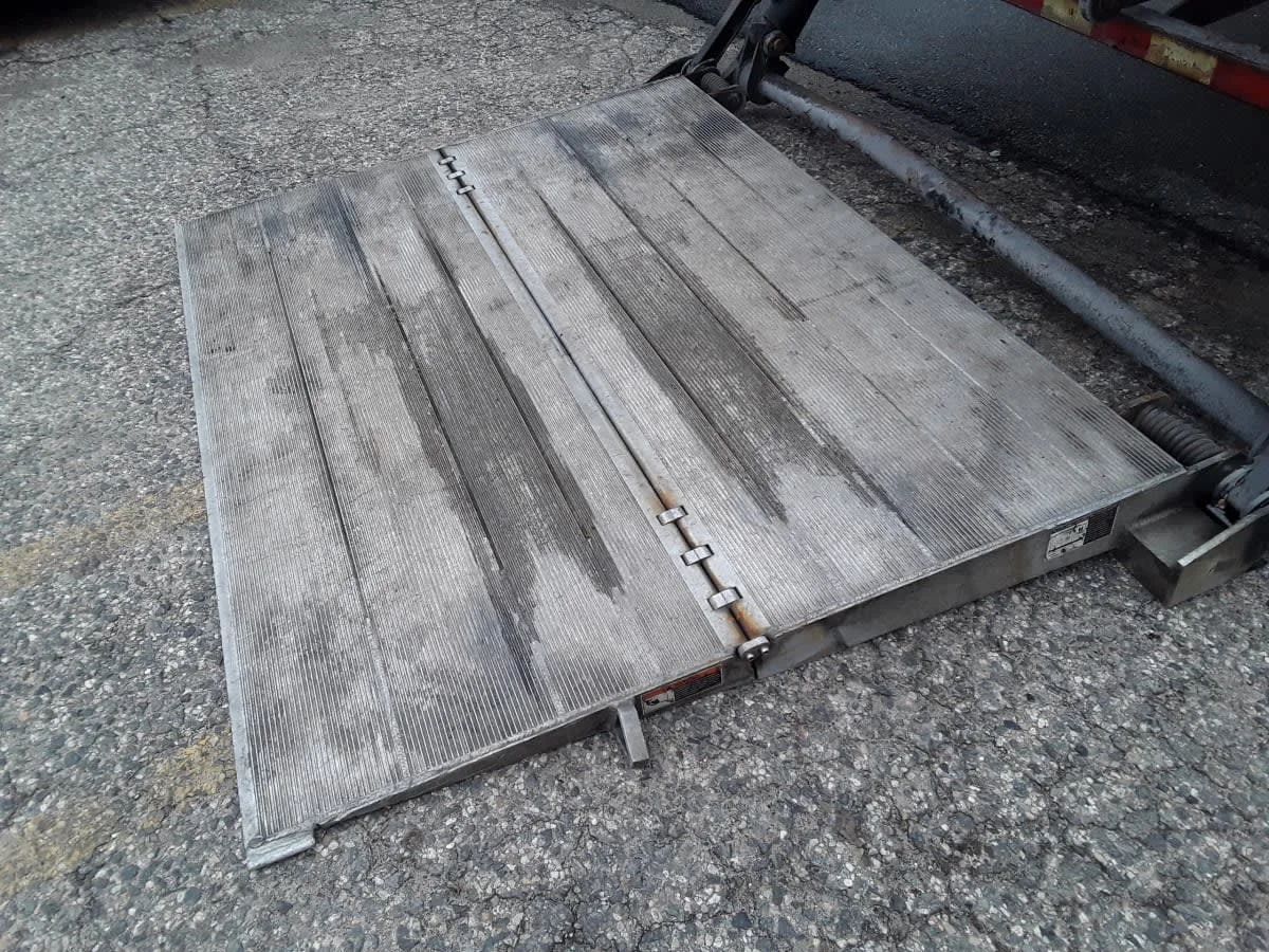 2017 Freightliner M2 106 - image 11