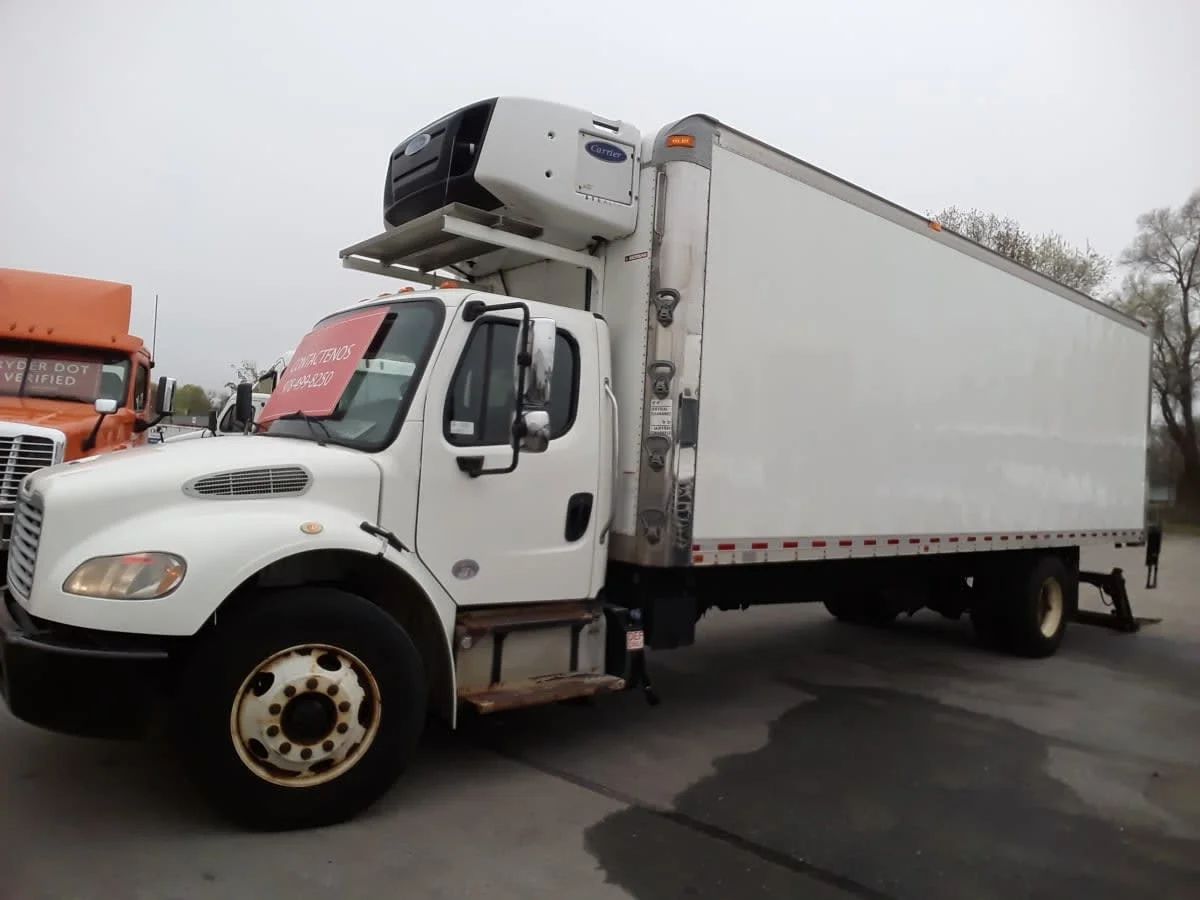 2017 Freightliner M2 106 - image 2