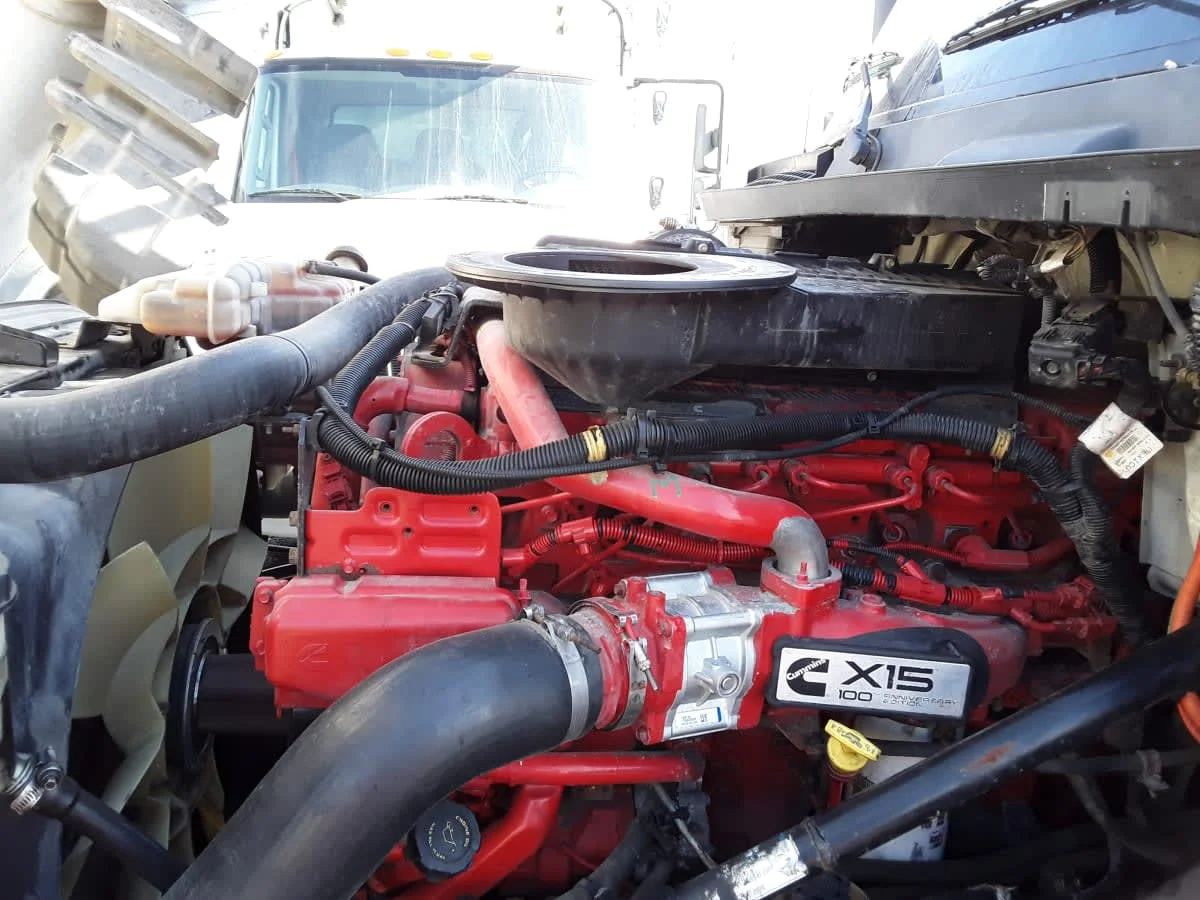 2020 International LT - image 9