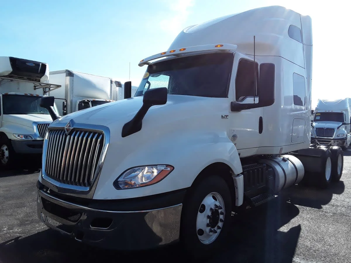 2020 International LT in Bolingbrook, IL