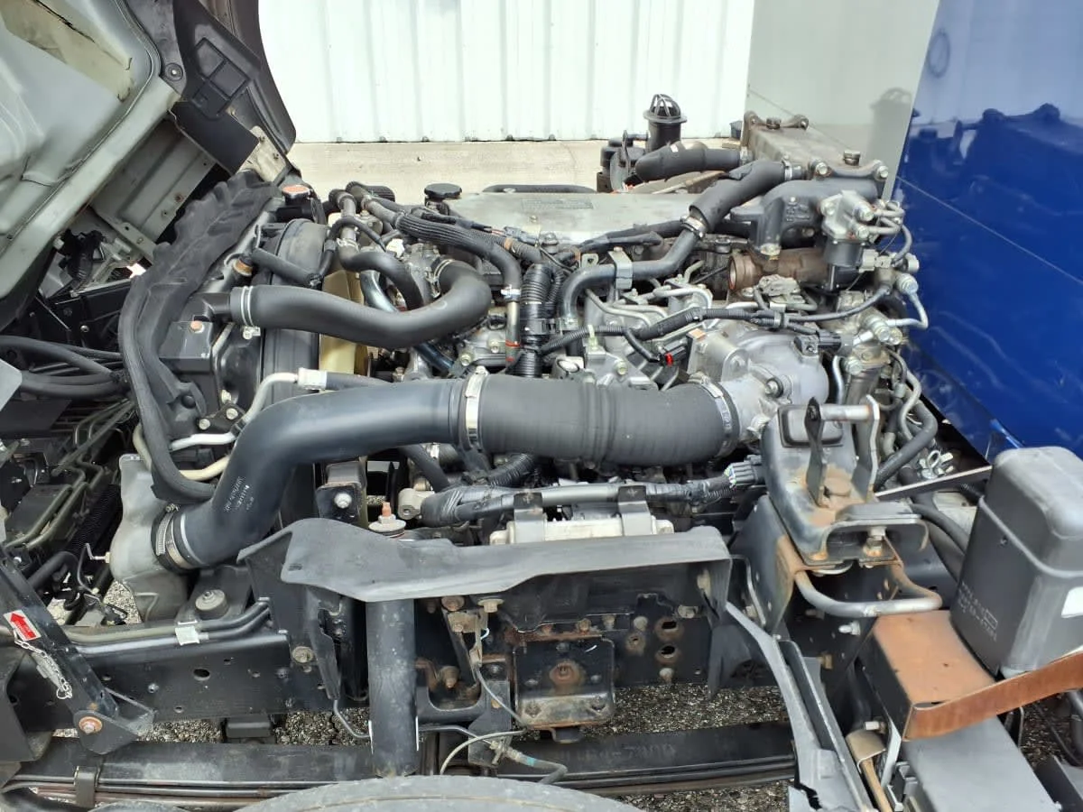 2018 Isuzu NRR - image 9