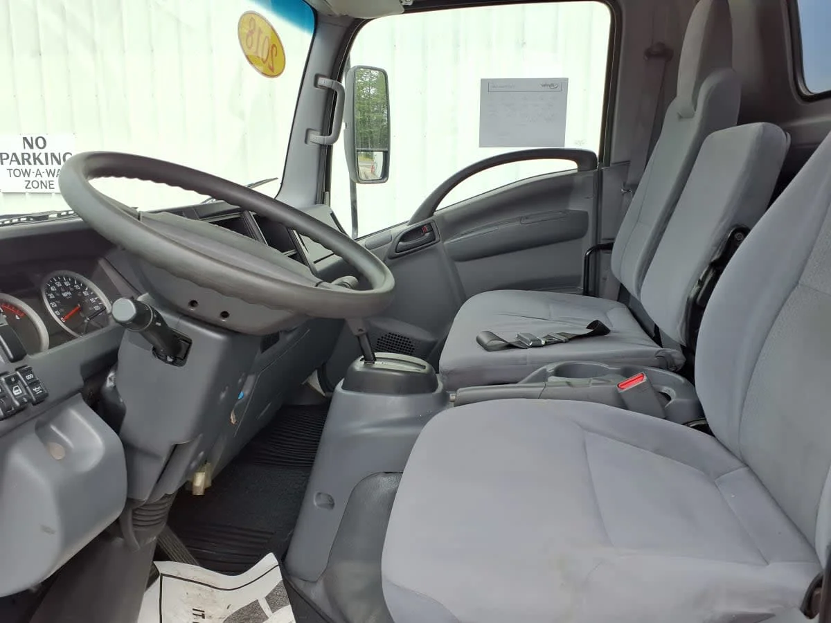 2018 Isuzu NRR - image 7