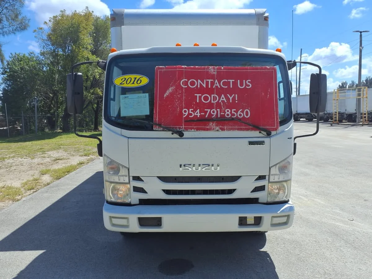 2016 Isuzu NQR - image 2