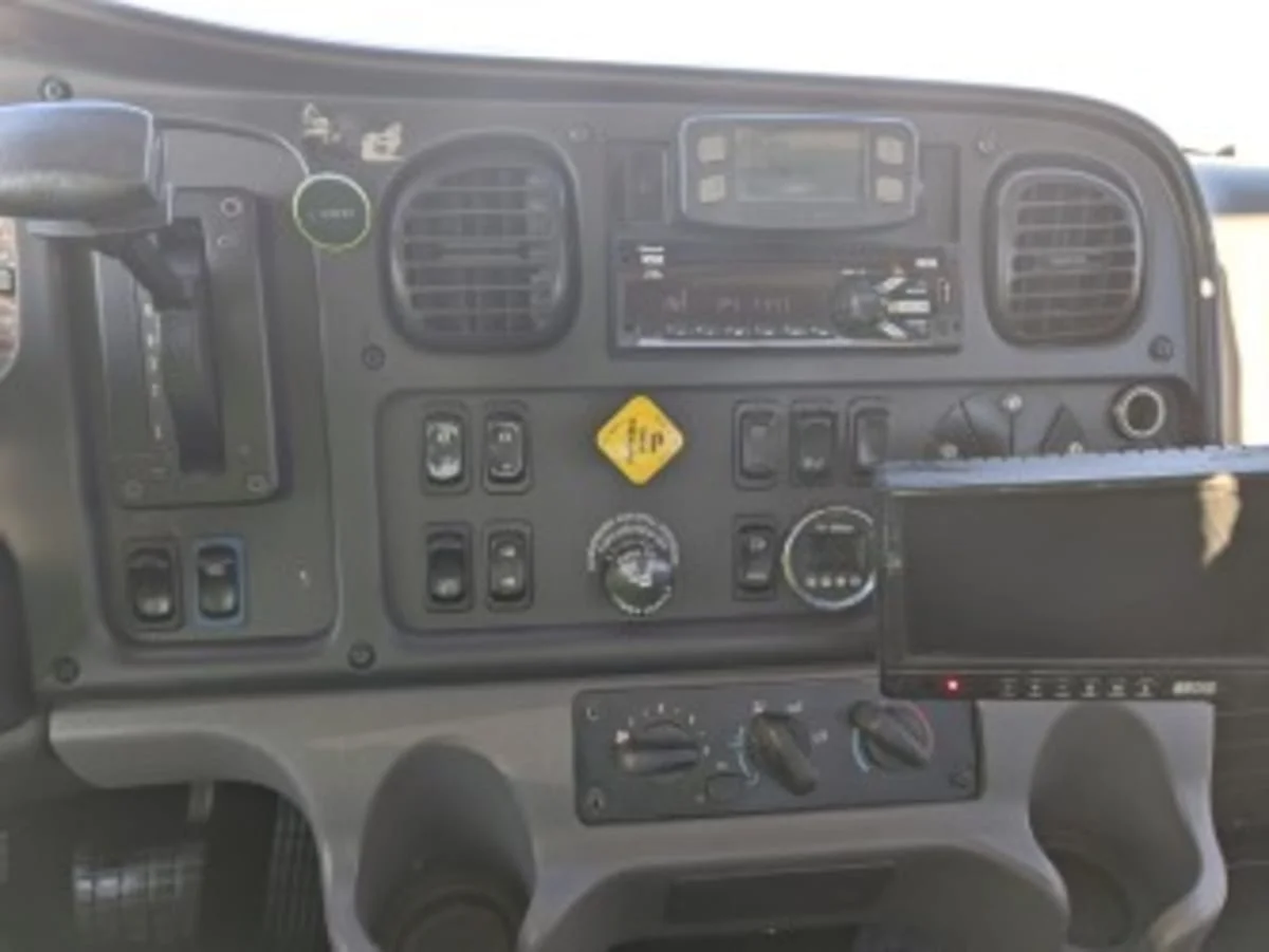 2019 Freightliner M2 106 in Salisbury, MA — photo 7