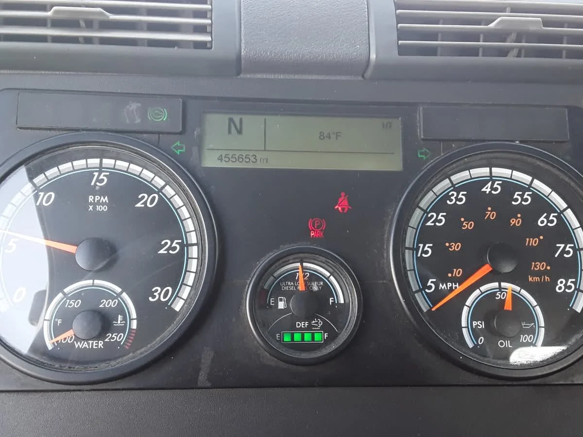 2018 Freightliner Cascadia - image 9