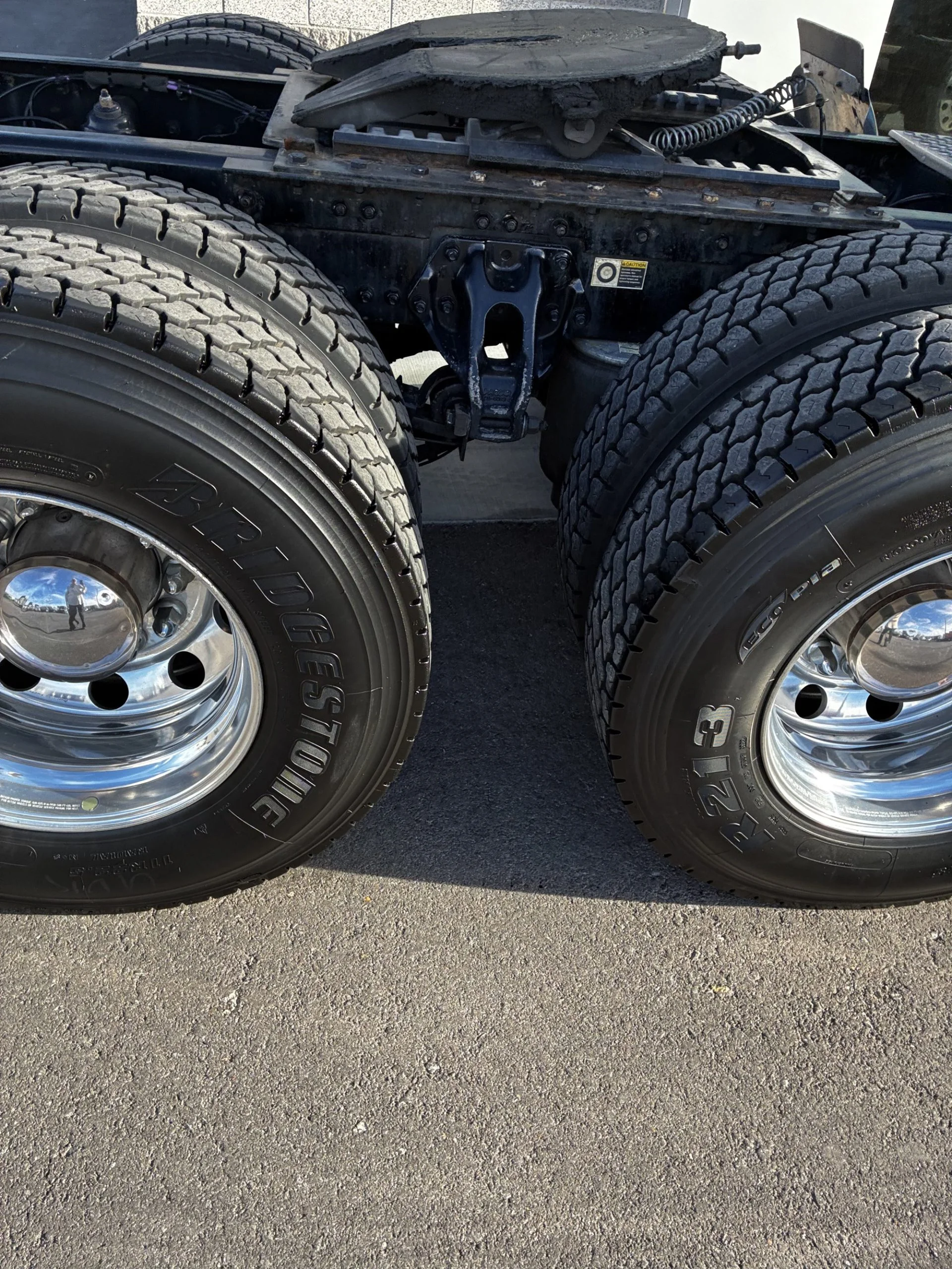 2022 Kenworth T680 - image 4