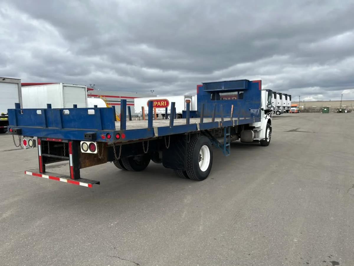 2015 Freightliner M2 106 - image 4