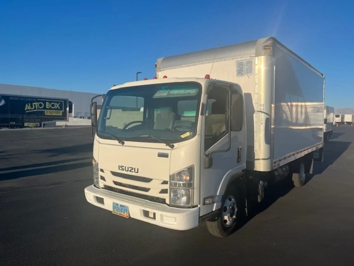 2018 Isuzu - image 3
