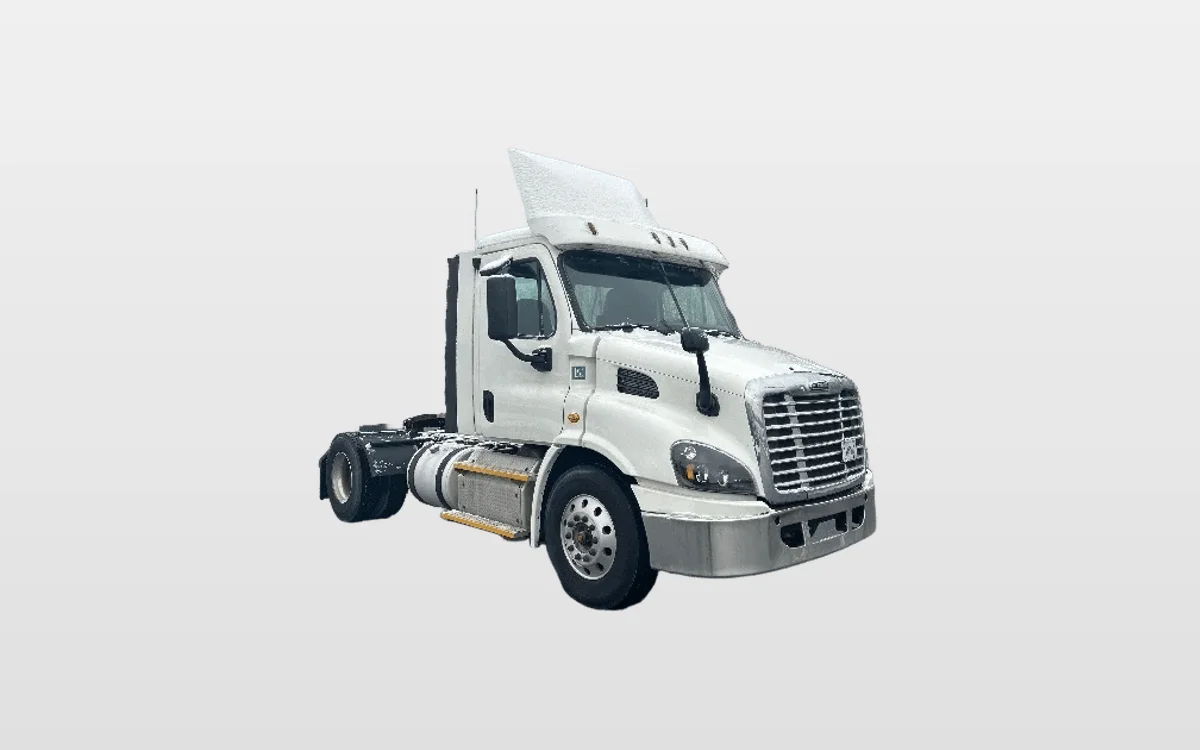 2017 Freightliner Cascadia - image 1