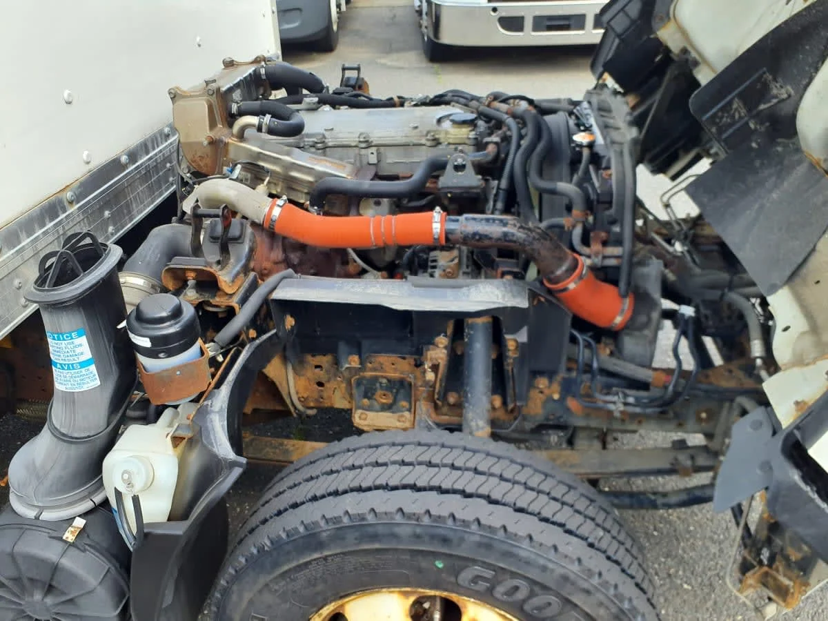 2019 Isuzu NPR - image 12