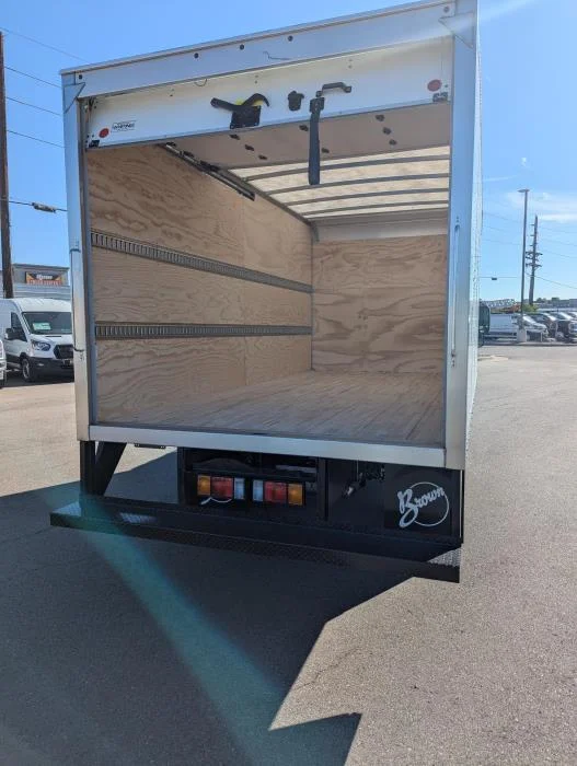 2025 Isuzu NPR - image 7