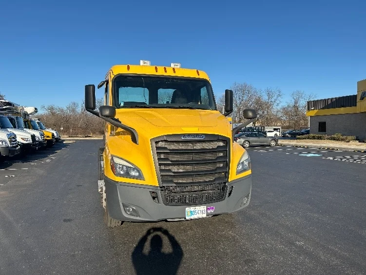 2019 Freightliner Cascadia in Swedesboro, NJ — photo 2