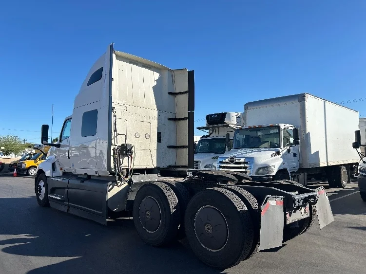 2023 International LT in Fontana, CA — photo 5
