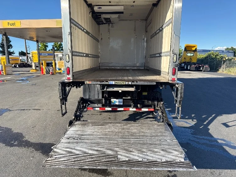 2018 Hino 268 in West Sacramento, CA — photo 9