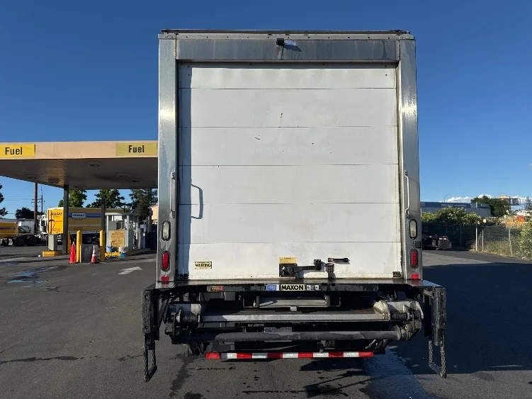 2018 Hino 268 in West Sacramento, CA — photo 7