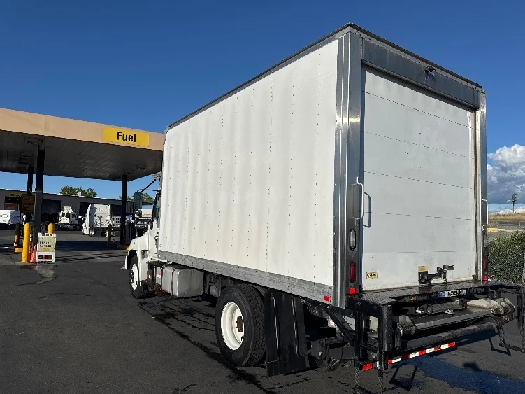 2018 Hino 268 in West Sacramento, CA — photo 6