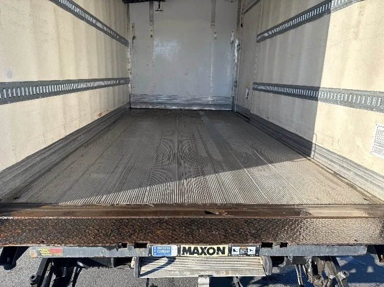 2018 Hino 268 in West Sacramento, CA — photo 10