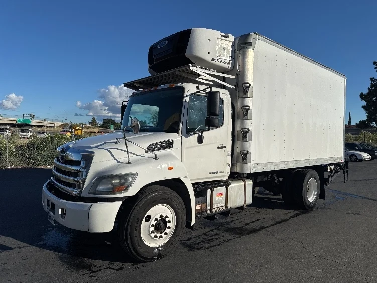 2018 Hino 268 in West Sacramento, CA — photo 3