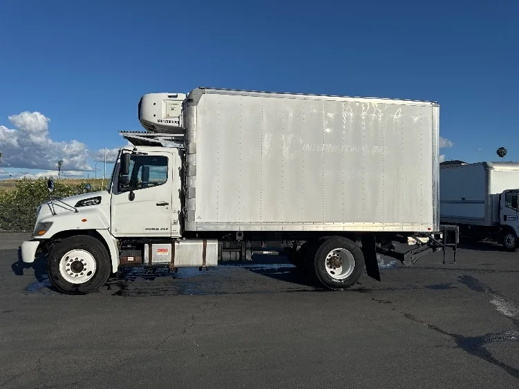 2018 Hino 268 in West Sacramento, CA — photo 4