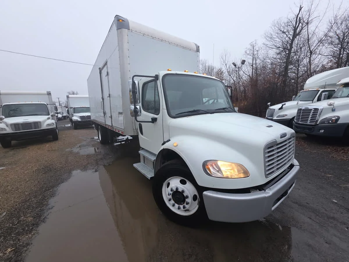 2019 Freightliner M2 106 in Bensalem, PA — photo 3