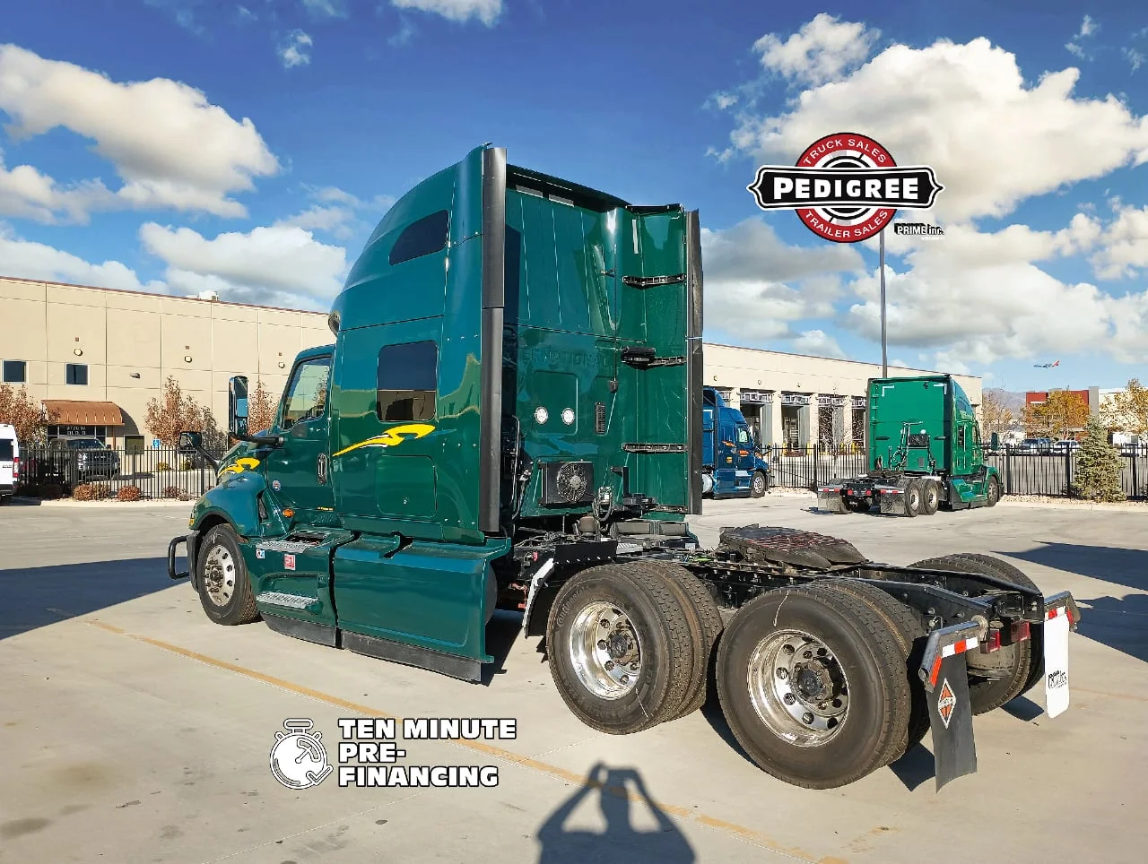 2023 International LT - image 2