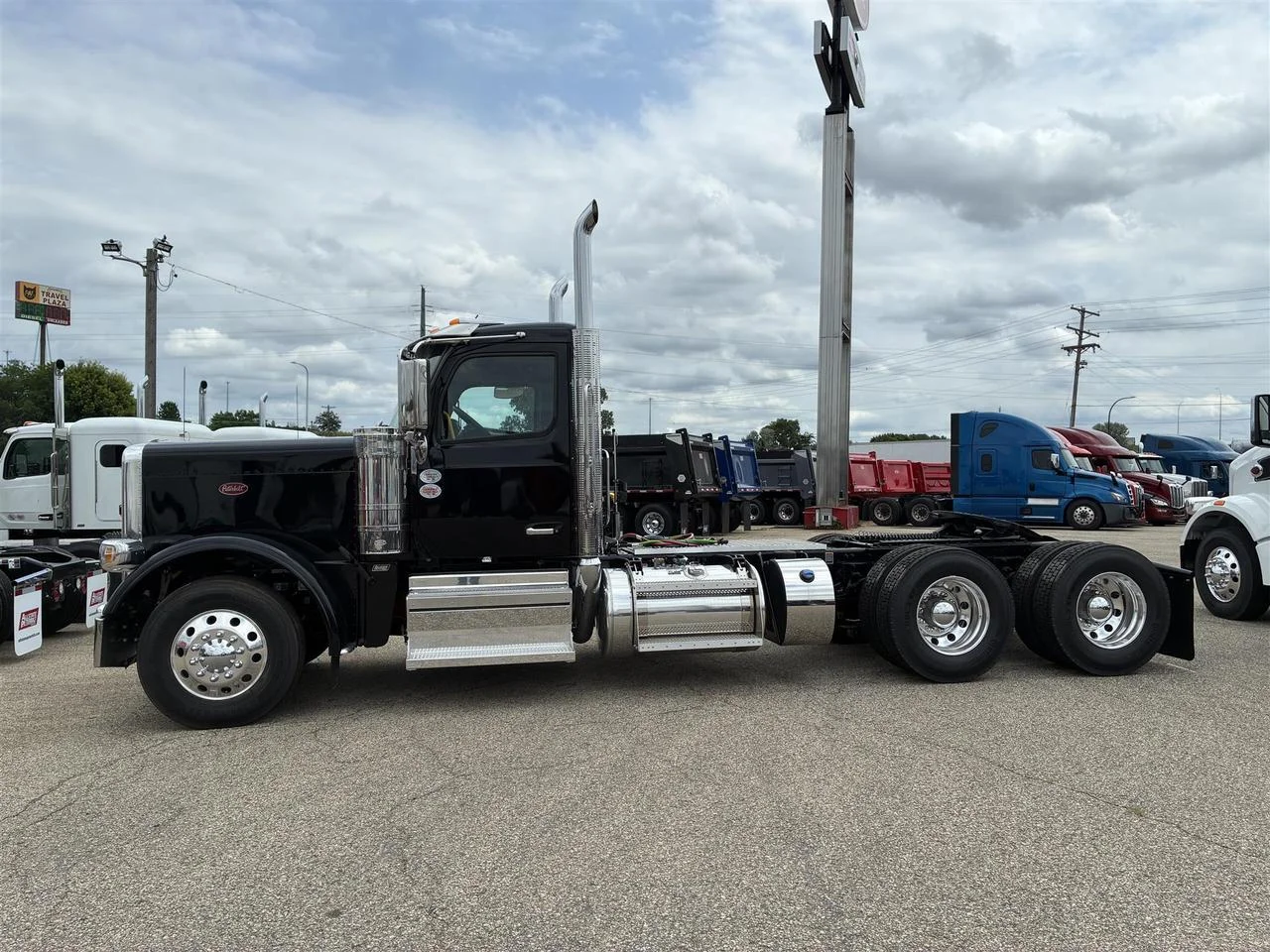 2027 Peterbilt 589