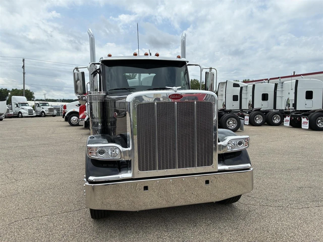 2027 Peterbilt 589 in South St. Paul, MN — photo 7