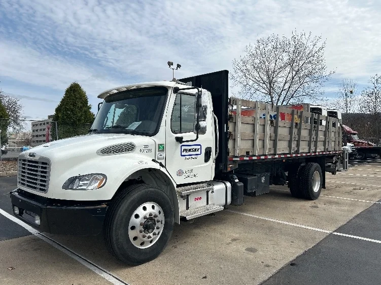 2022 Freightliner M2 106 - image 3