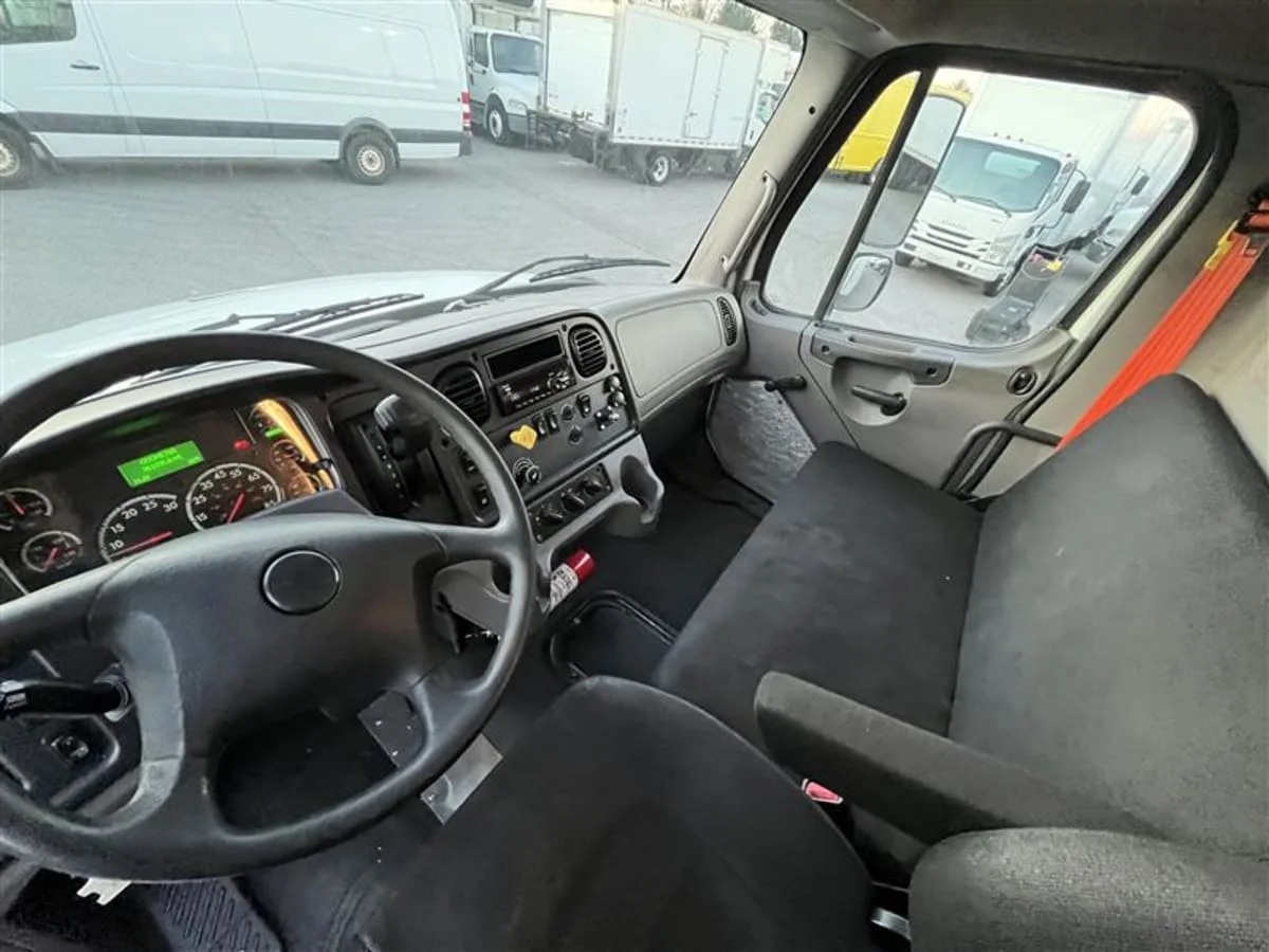 2020 Freightliner M2 106 in Beltsville, MD — photo 7