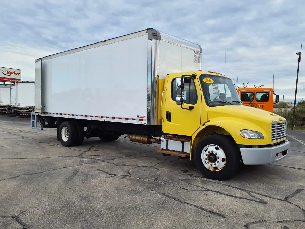 2016 Freightliner M2 106 - image 3
