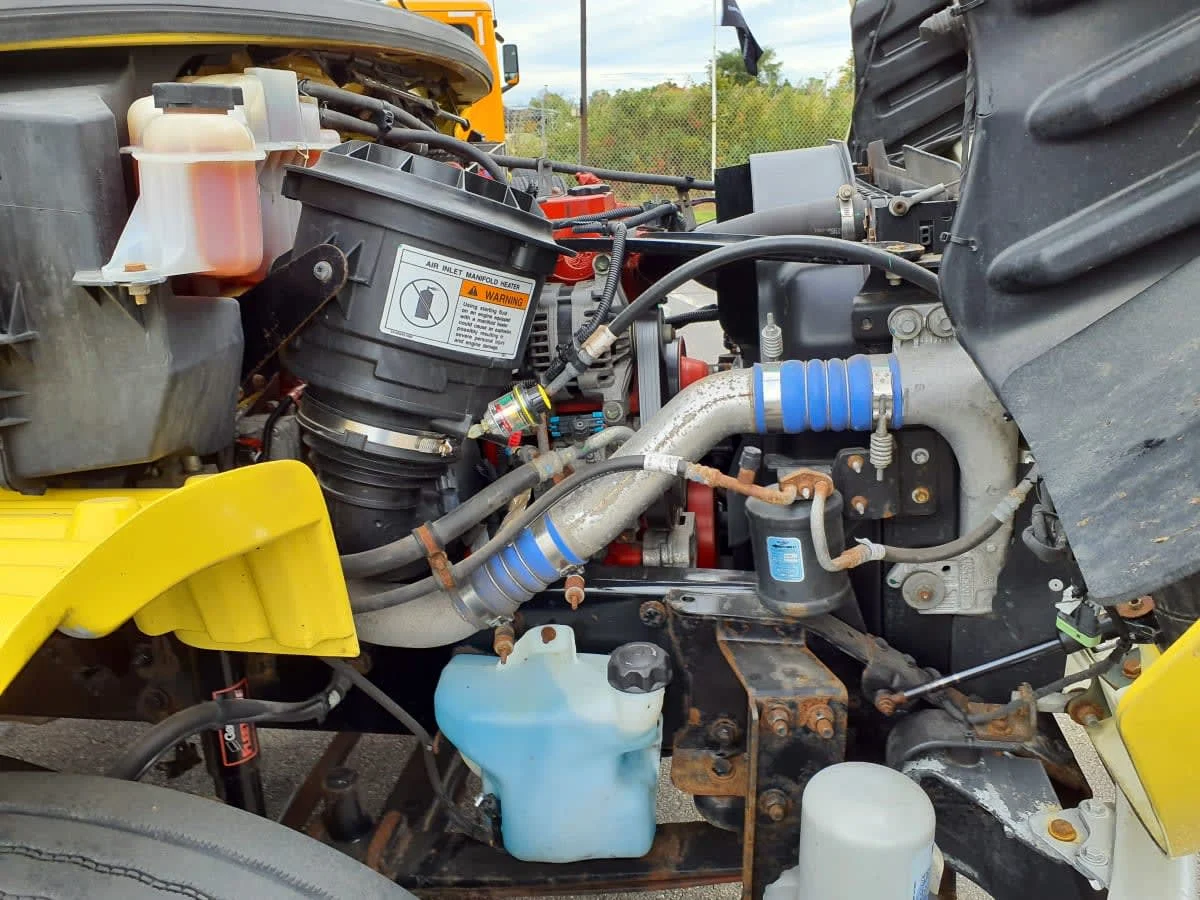 2016 Freightliner M2 106 - image 12