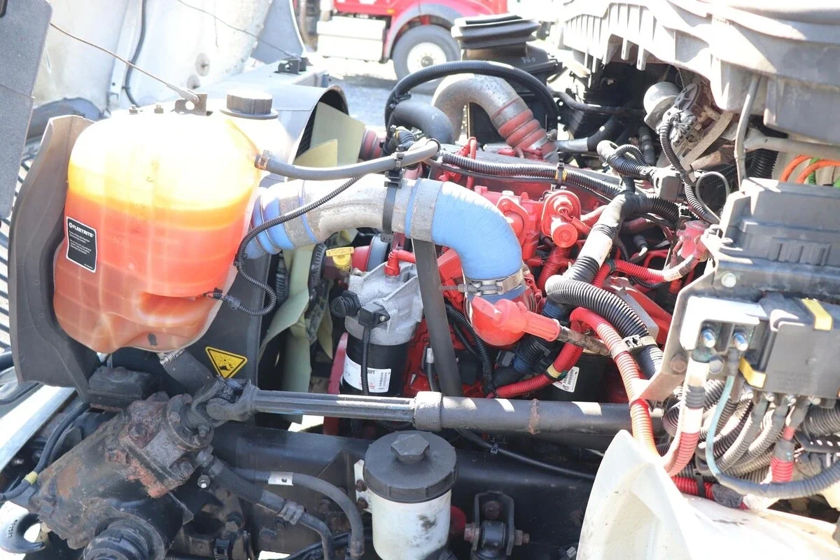 2019 International MV - image 7