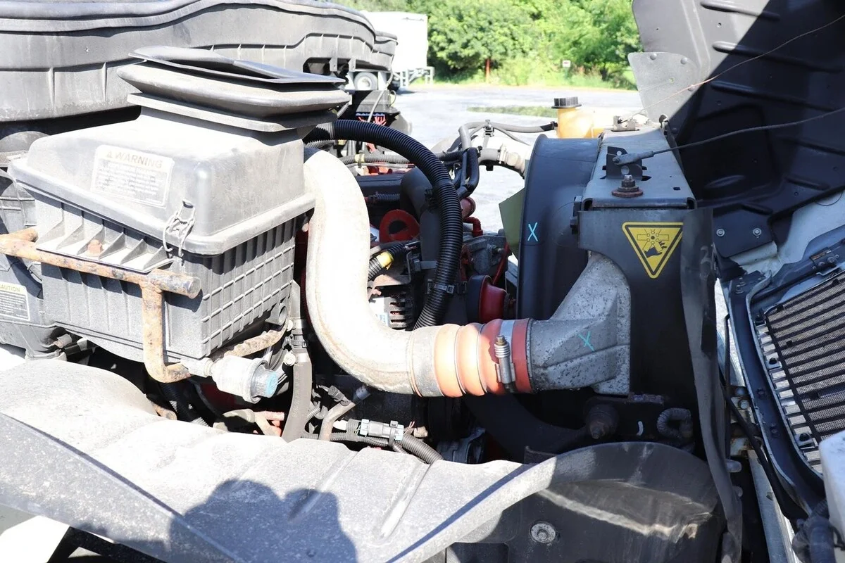 2019 International MV - image 8