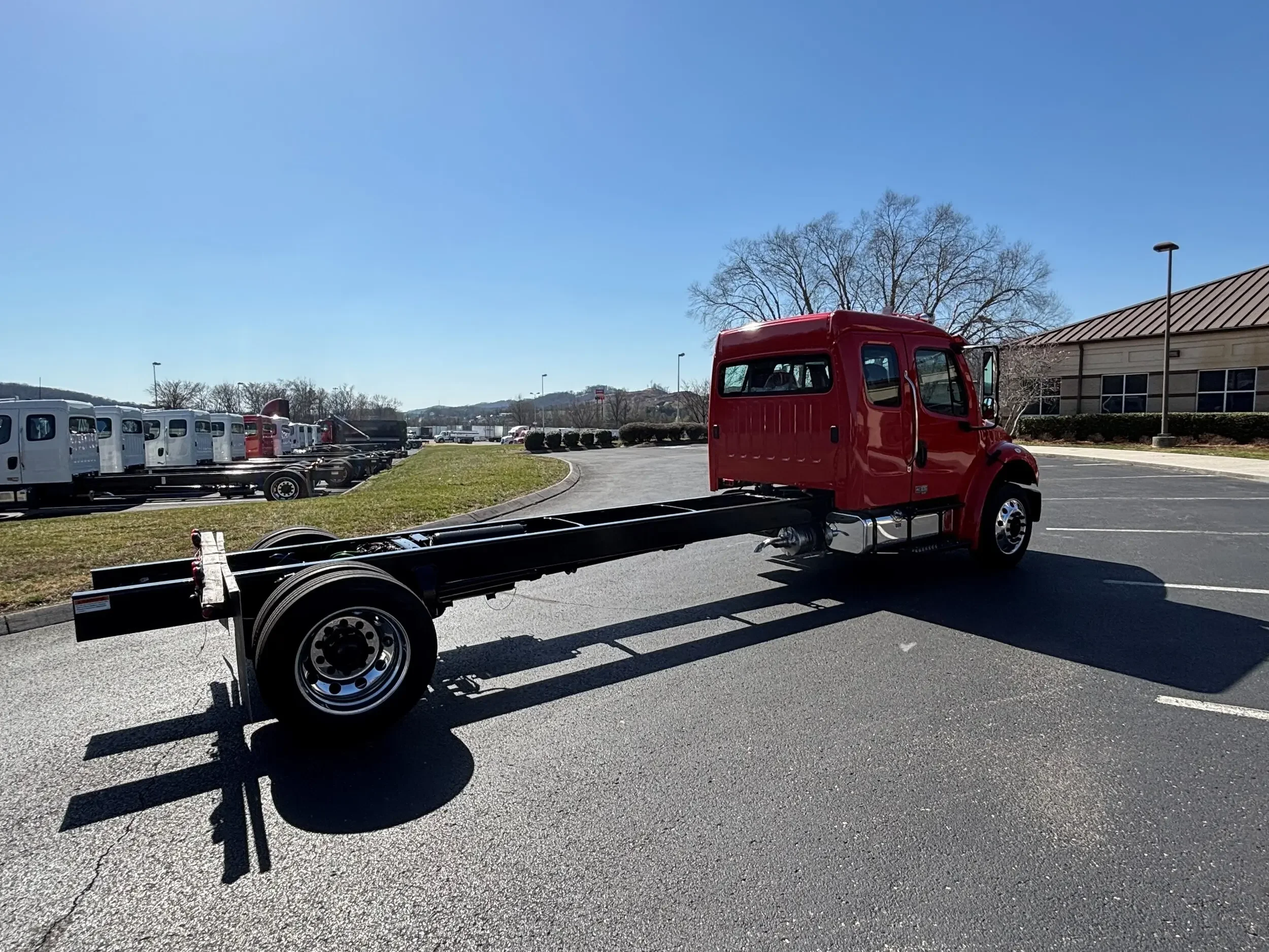 2025 Freightliner M2 106 - image 5