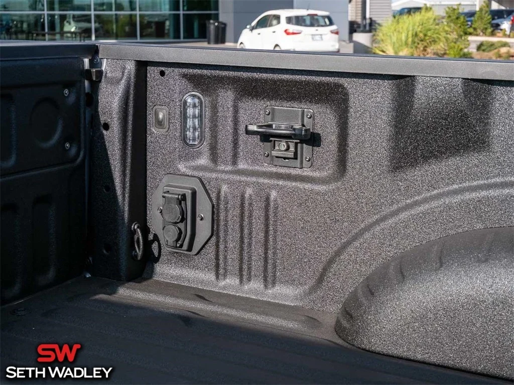 2022 Ford — photo 32