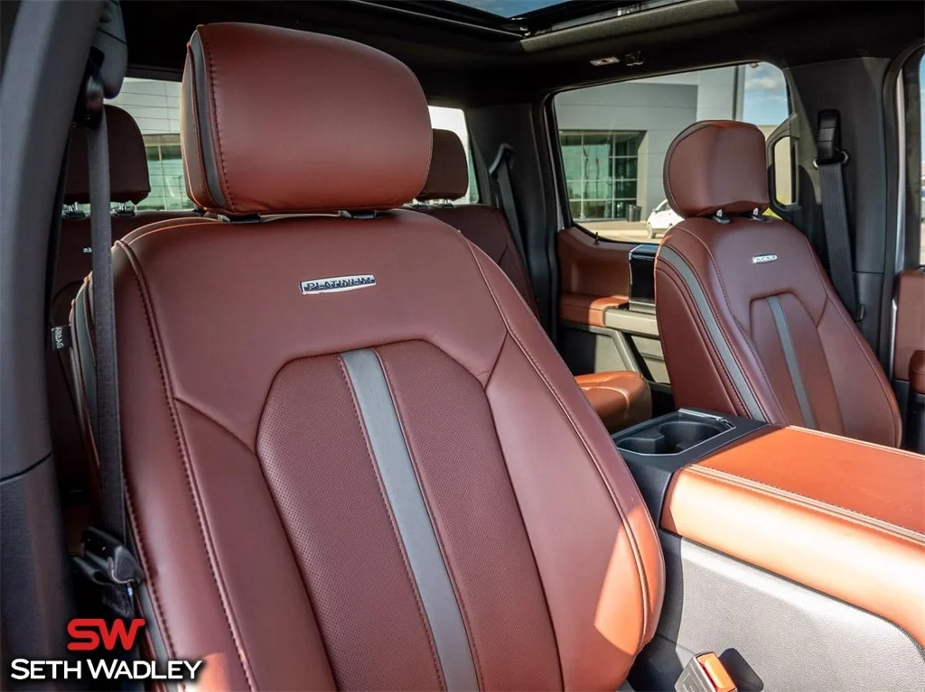 2022 Ford — photo 25