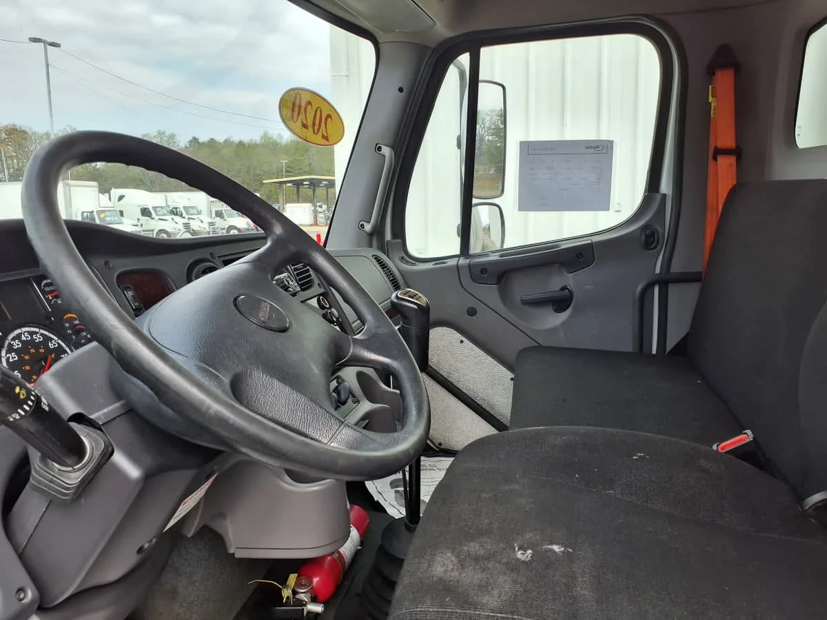 2020 Freightliner M2 106 - image 7