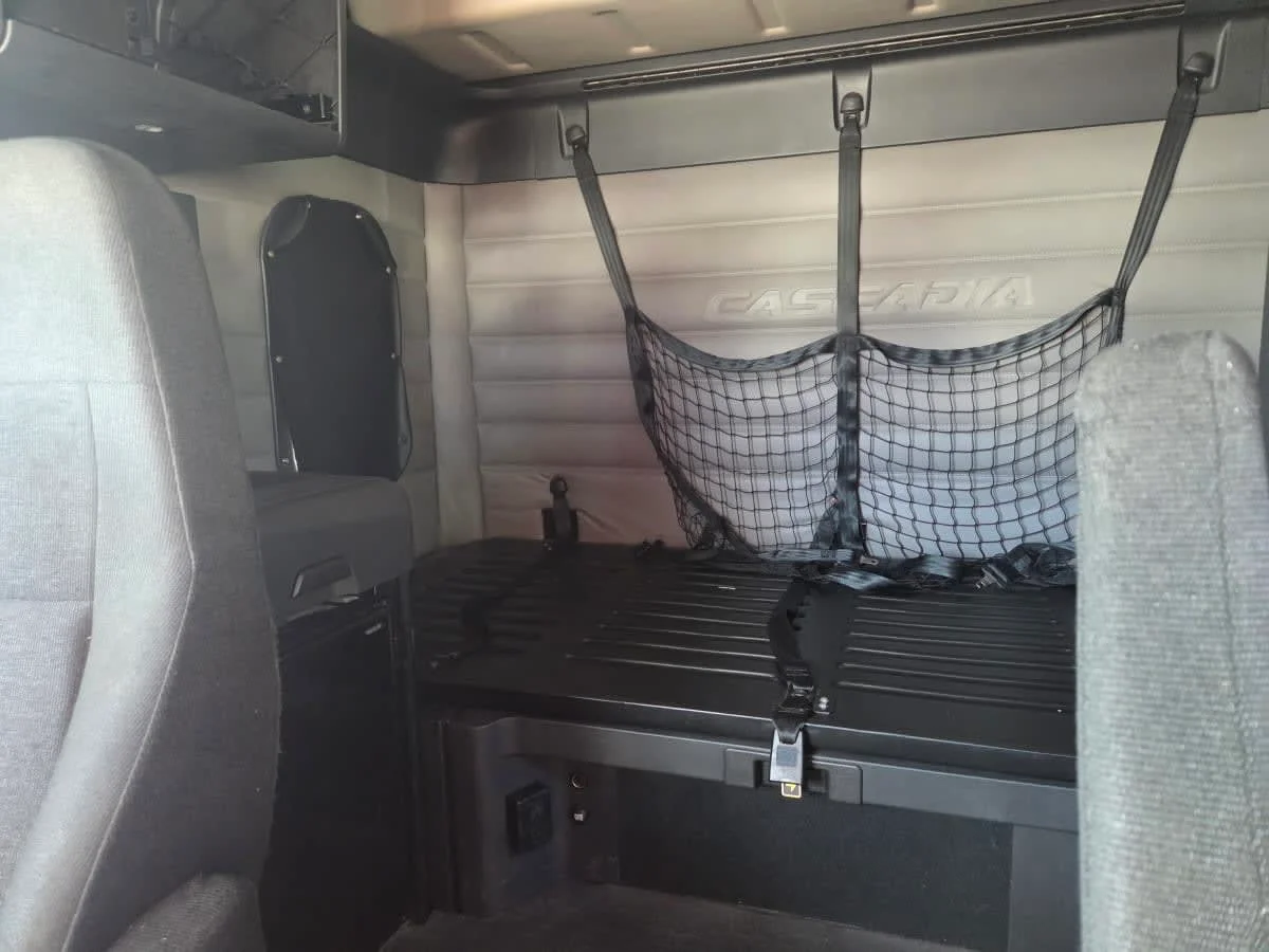 2020 Freightliner Cascadia in St. Rose, LA — photo 8