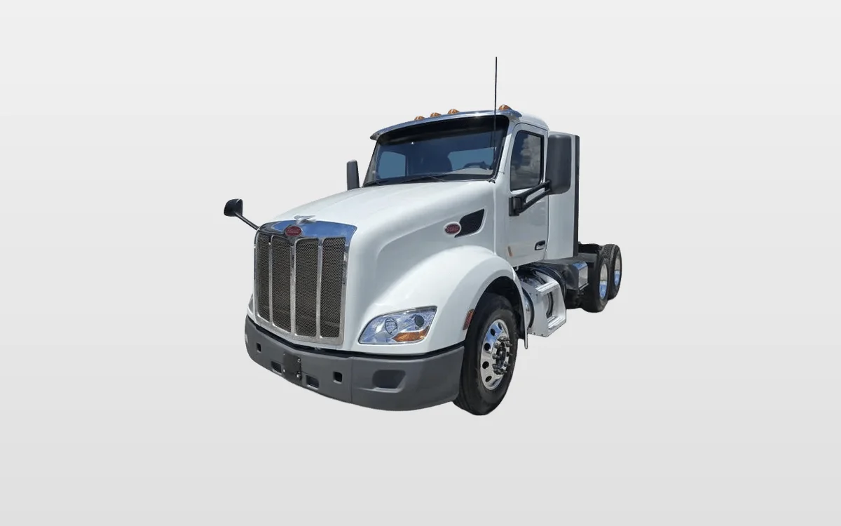 2021 Peterbilt 579 - image 1