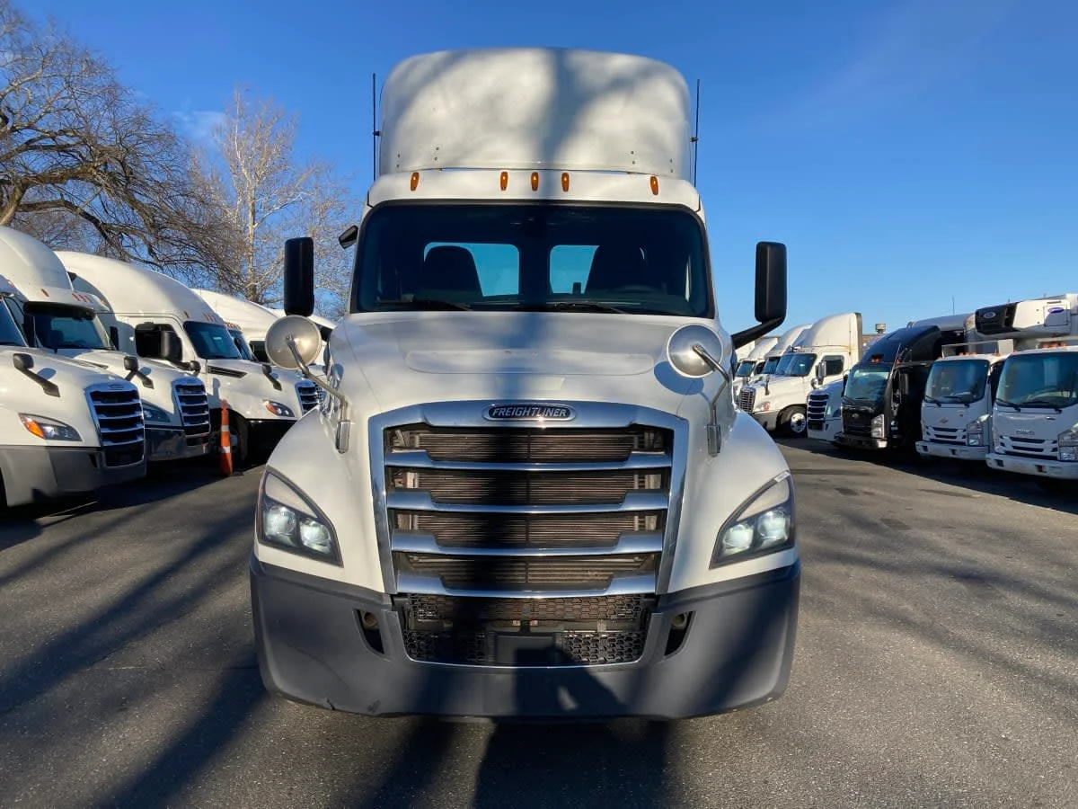 2020 Freightliner Cascadia in Springfield, MA — photo 2