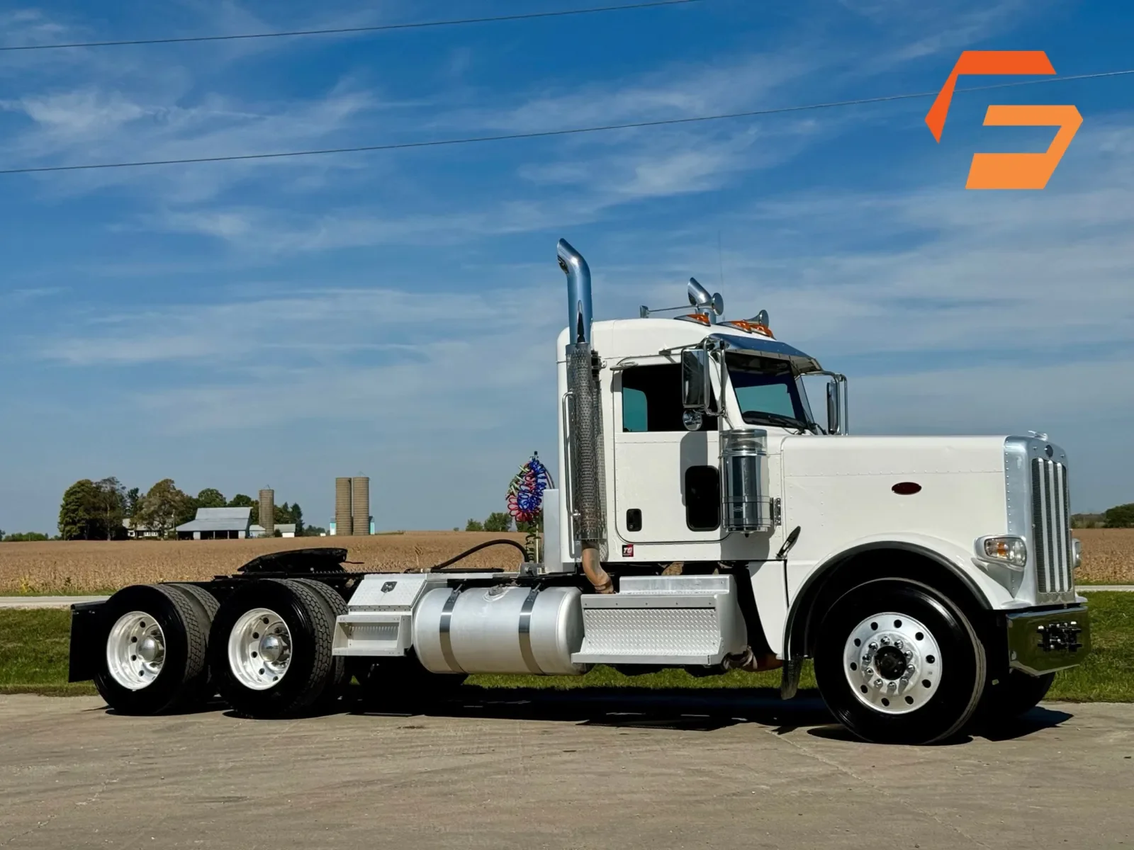 2018 Peterbilt 389 in New Lenox, IL