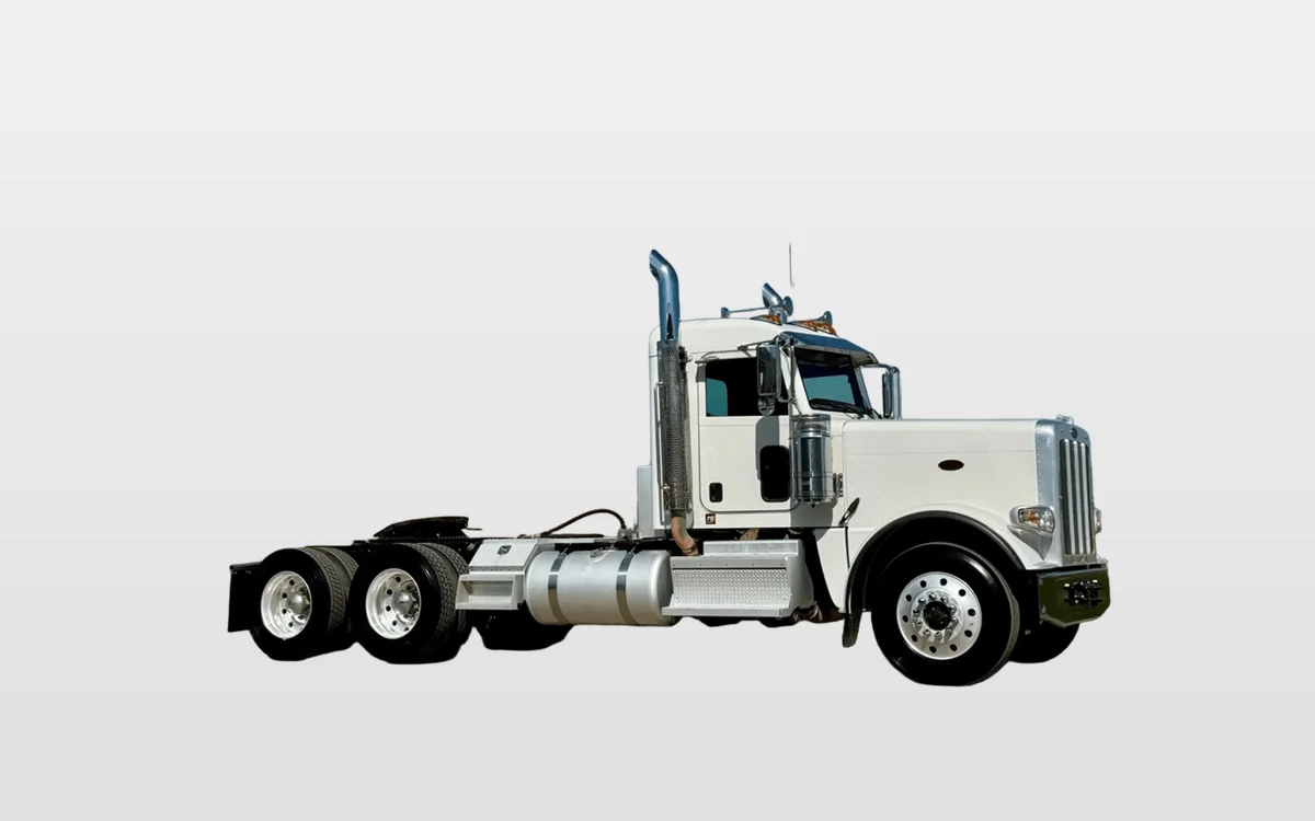 2018 Peterbilt 389 - image 1