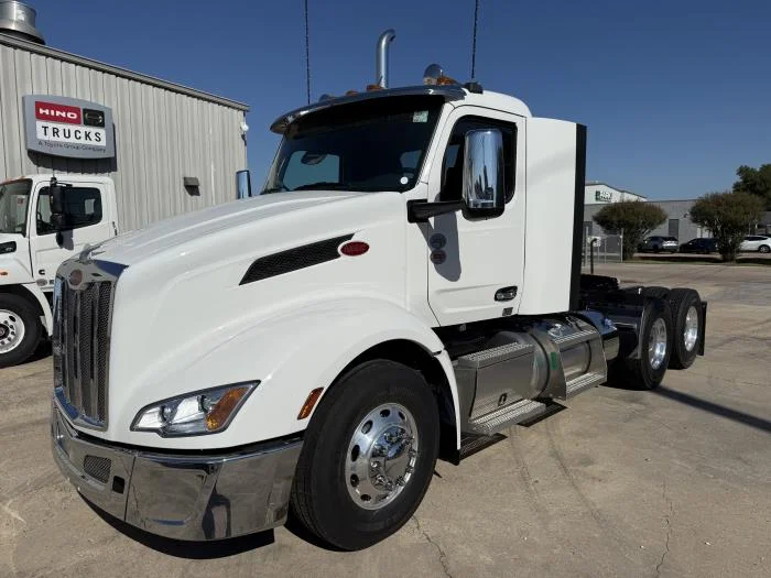 2026 Peterbilt 579 - image 2