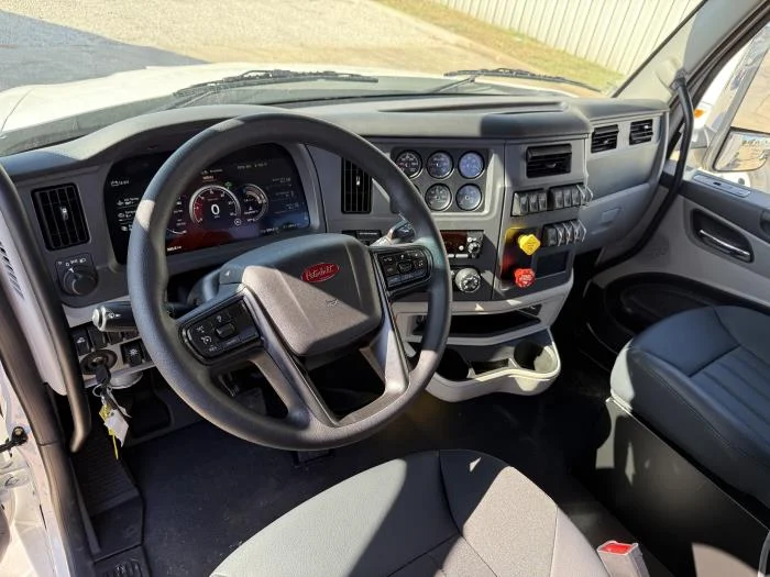 2026 Peterbilt 579 - image 17