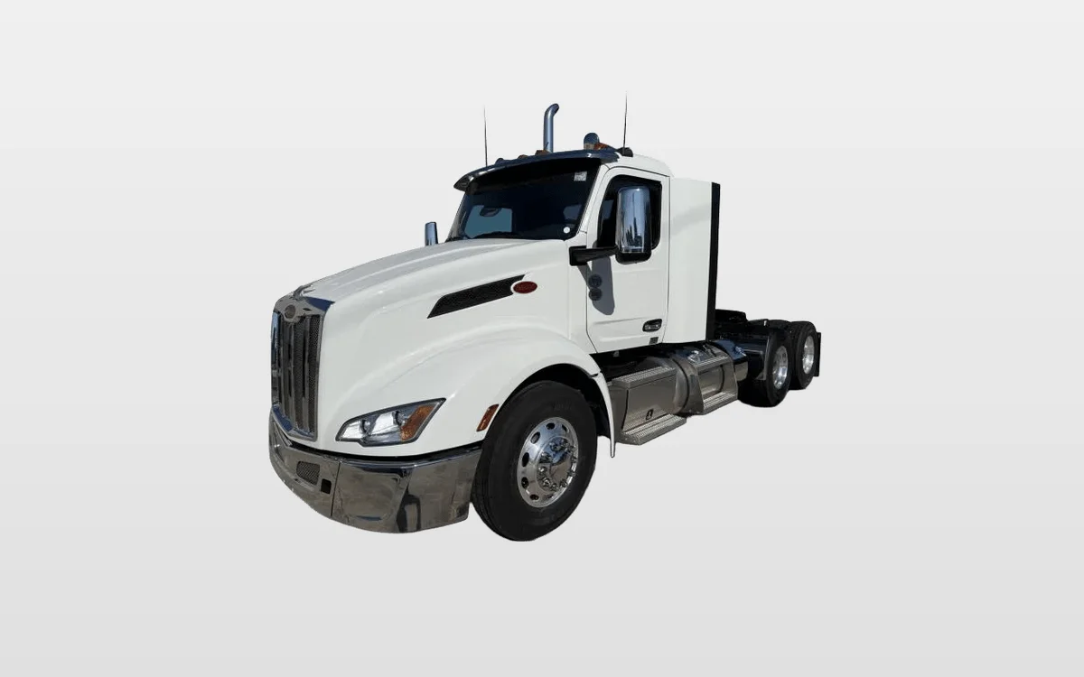 2026 Peterbilt 579 - image 1