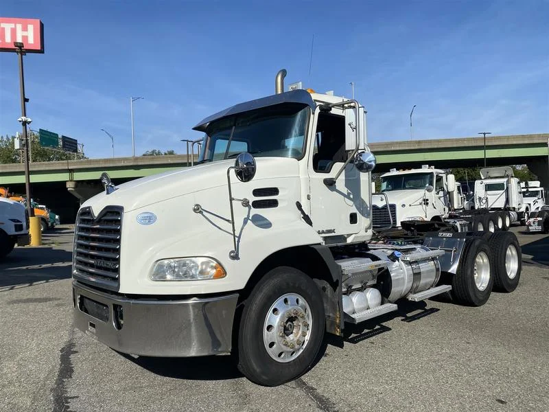 2016 Mack Pinnacle