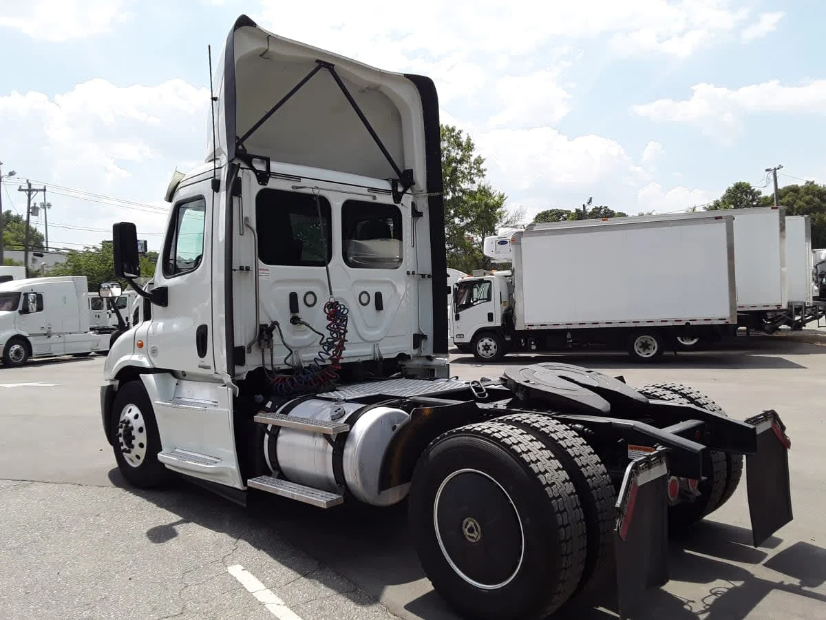 2019 Freightliner Cascadia in Charlotte, NC — photo 6