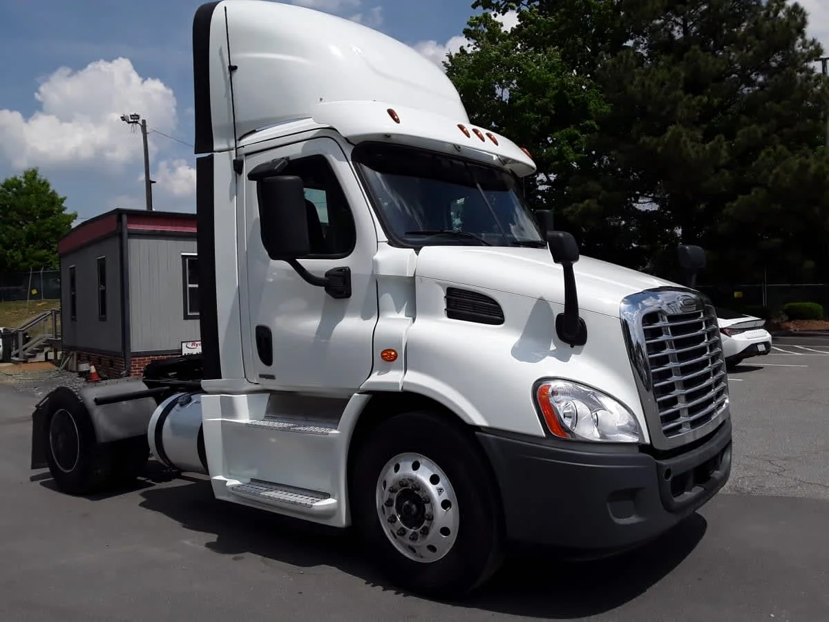 2019 Freightliner Cascadia in Charlotte, NC — photo 3
